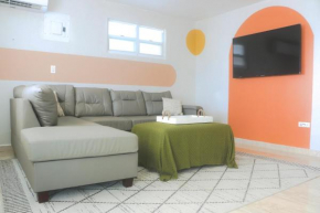 Comfortable Home for 6 Near Airport & Beaches